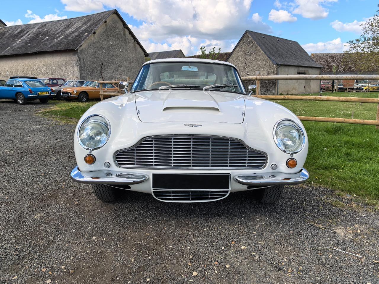ASTON MARTIN DB6 MK1 SUPERLEGGERA - 1967 LesAnciennes.com