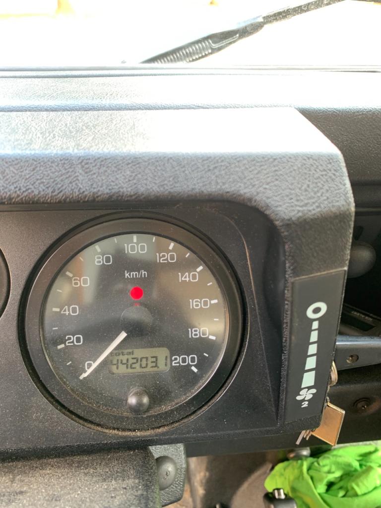 LAND ROVER Defender 2.5 TD5 - 2004 LesAnciennes.com