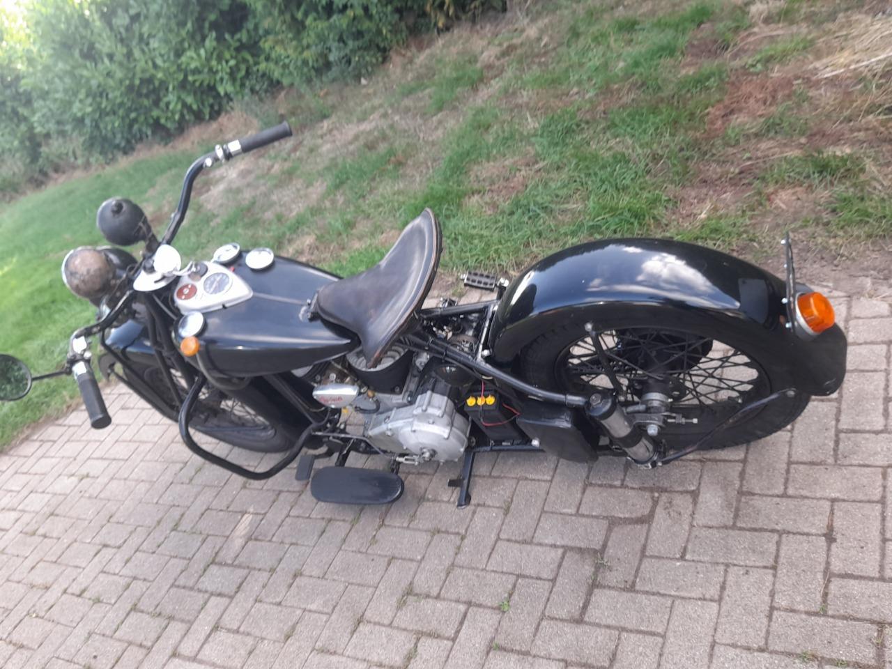 INDIAN Chief 345 - 1945 LesAnciennes.com