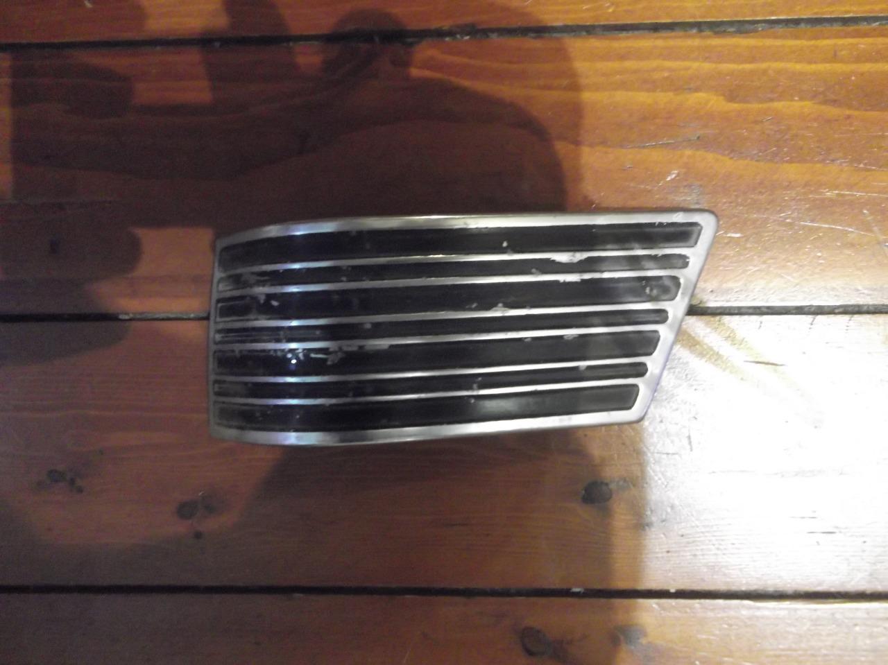 Deco de cache SUZUKI GT 250 LesAnciennes.com