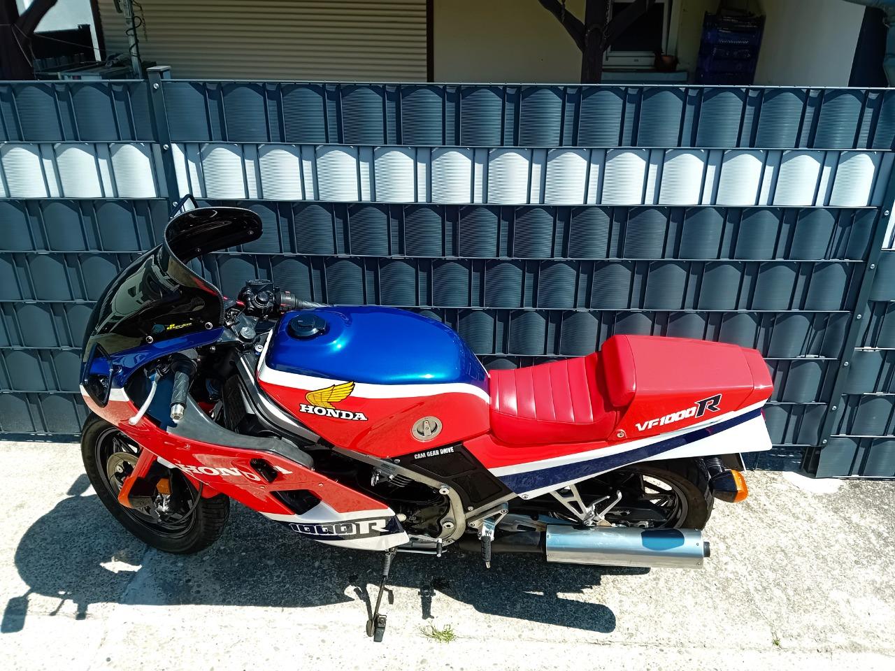 HONDA VF 1000 R - 1984 LesAnciennes.com