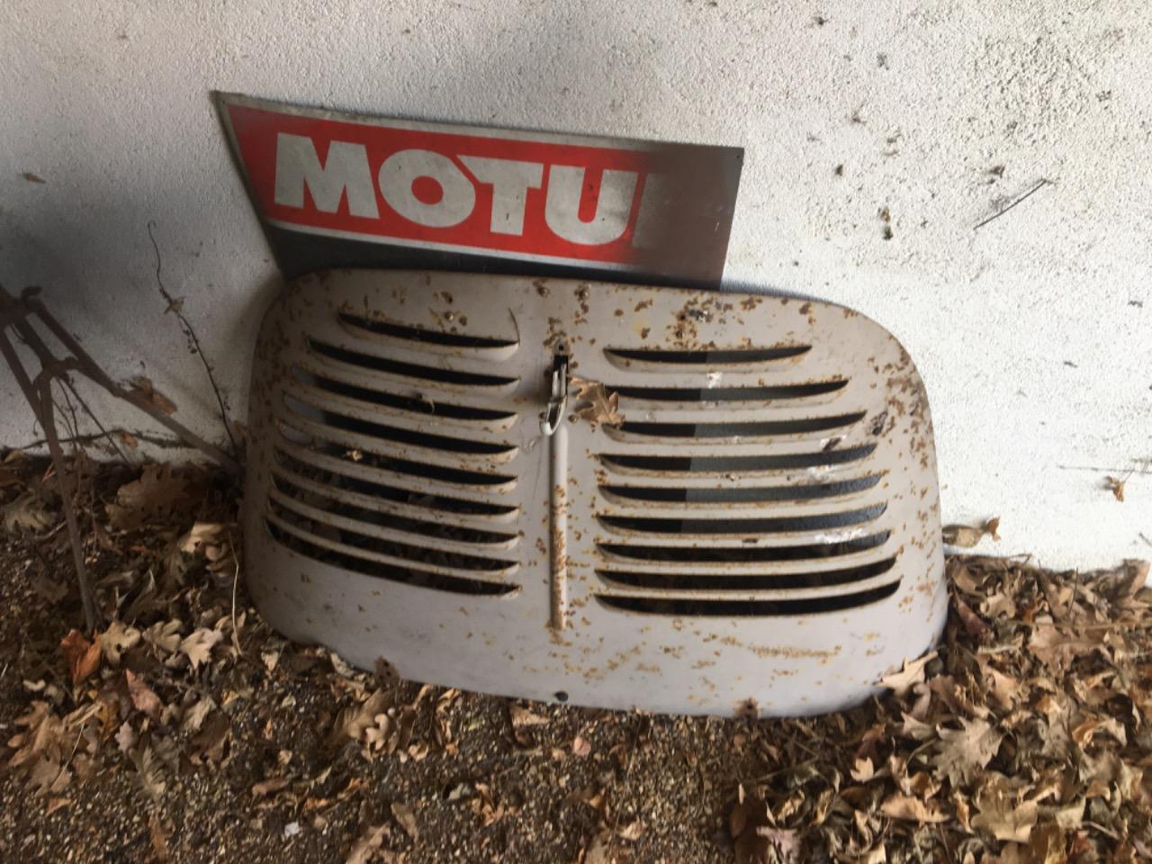 Capot DIVERS Divers LesAnciennes.com