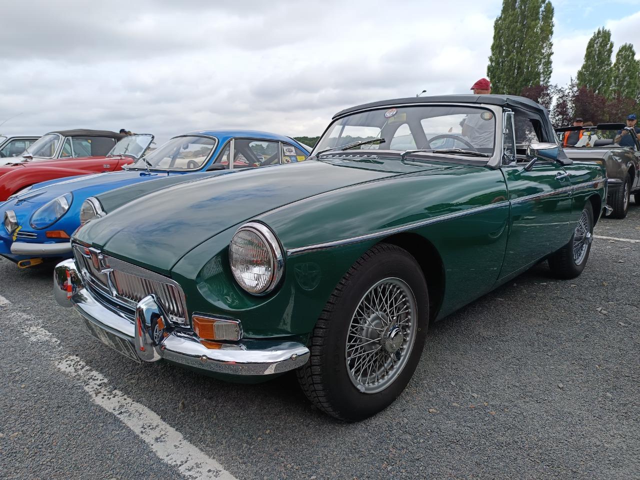 MG MGB Convertible - 1967 LesAnciennes.com