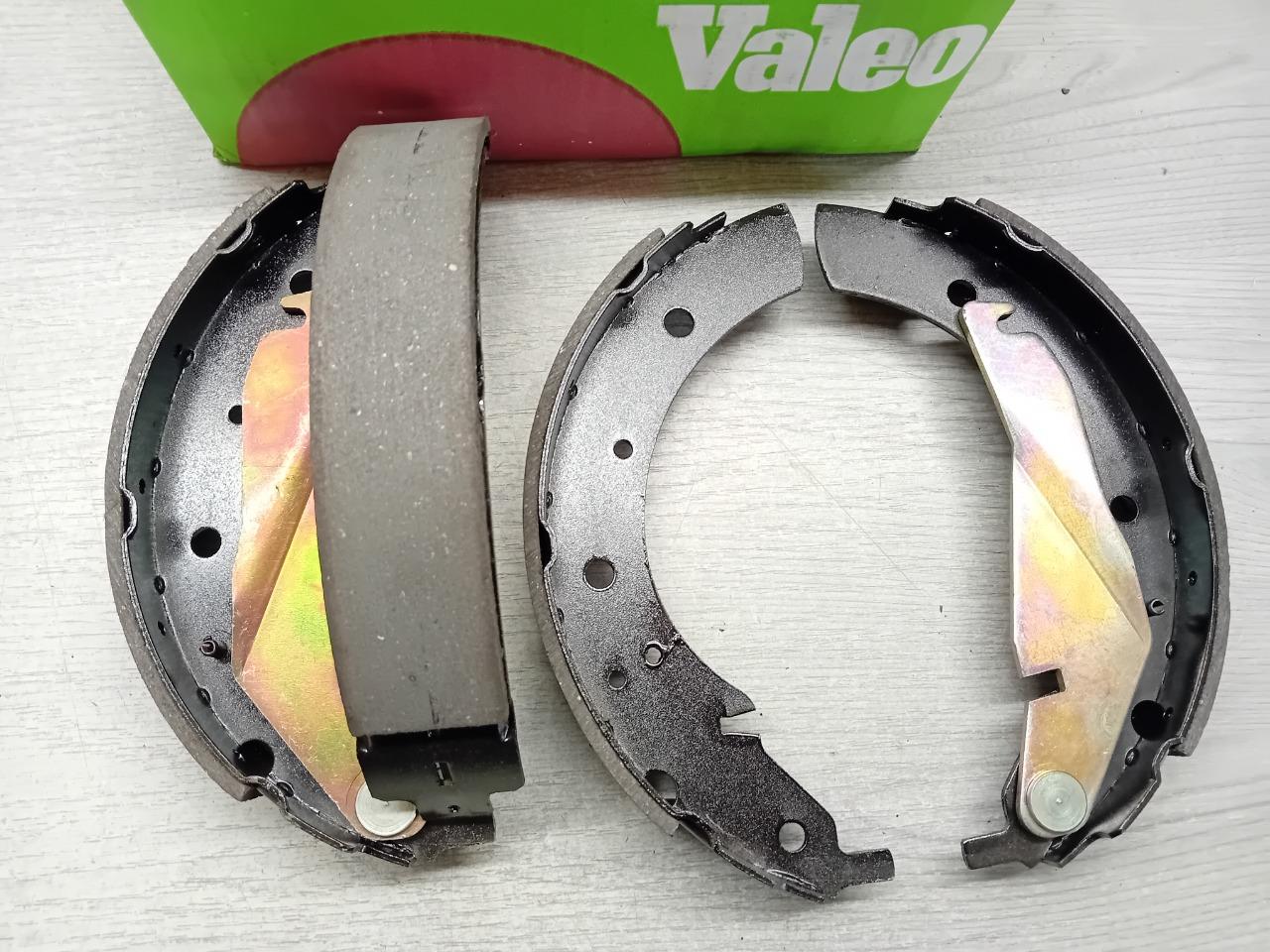 562522 MACHOIRES FREIN AR BMW 518 520 524 E28 E34 LesAnciennes.com