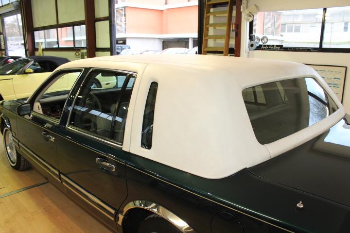 LINCOLN TOWN CAR 4.6 SIGNATURE NICKLAUSS - 1992 LesAnciennes.com