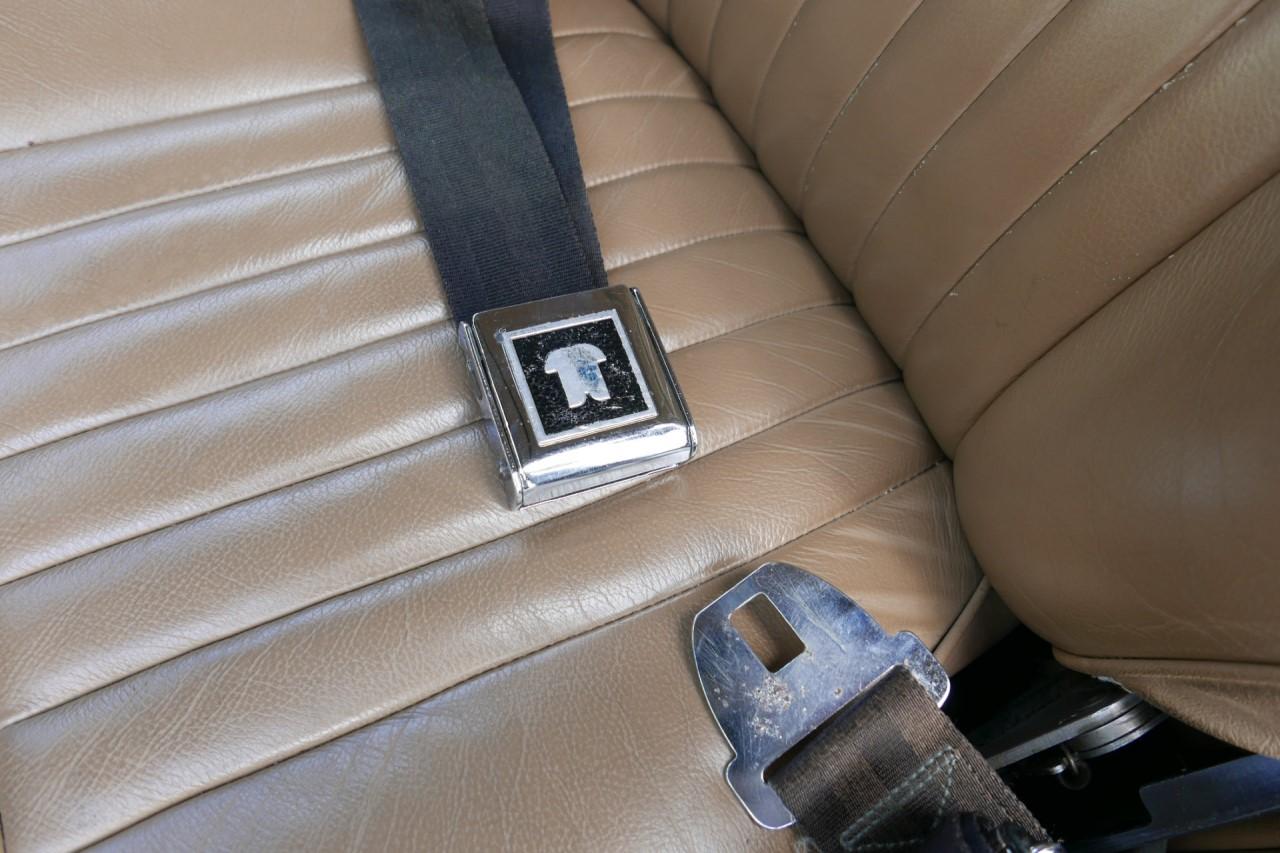 TRIUMPH TR6 Roadster - 1971 LesAnciennes.com