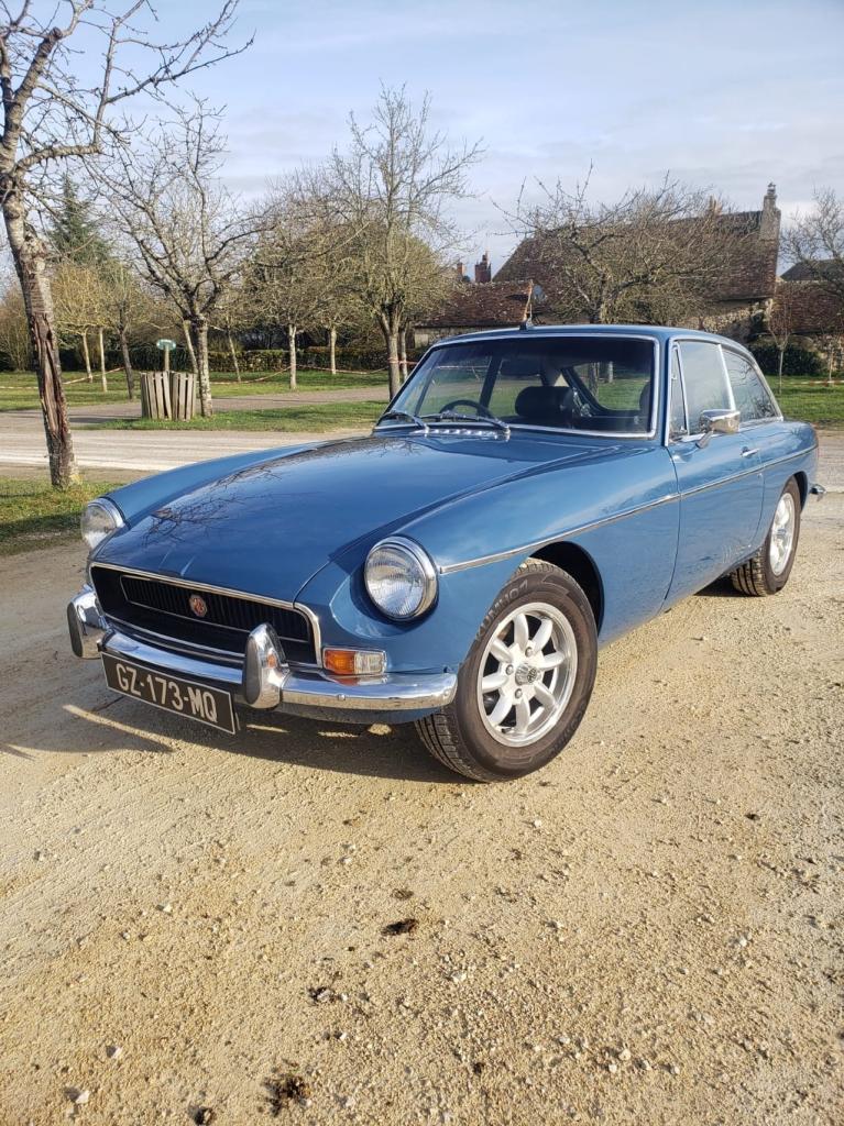 1972 MG MGB GT LesAnciennes.com