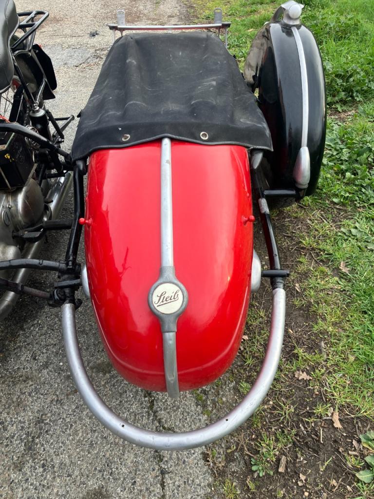ARIEL Square Four SIDE CAR - 1950 LesAnciennes.com