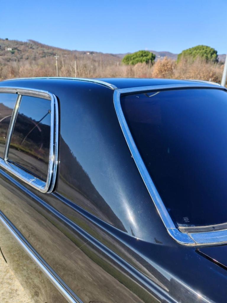 MERCEDES 250 C W114 /8 2.5 130 cv - 1970 LesAnciennes.com