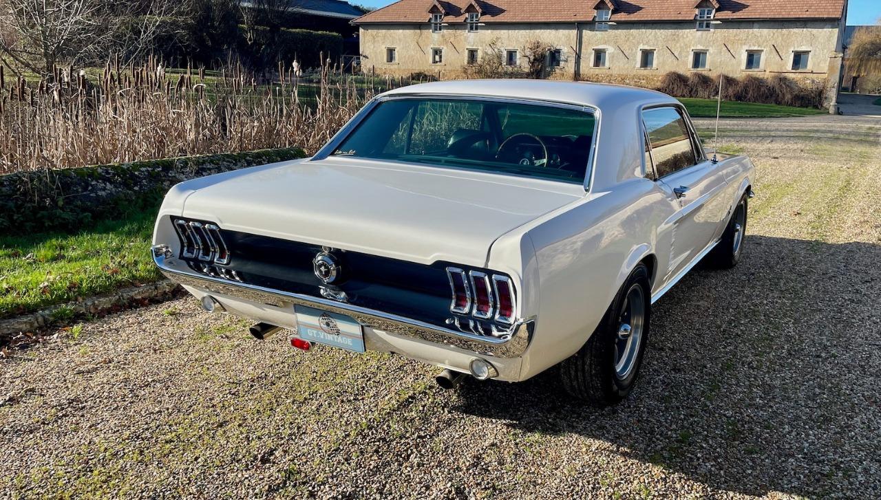 FORD Mustang COUPE - 1967 LesAnciennes.com