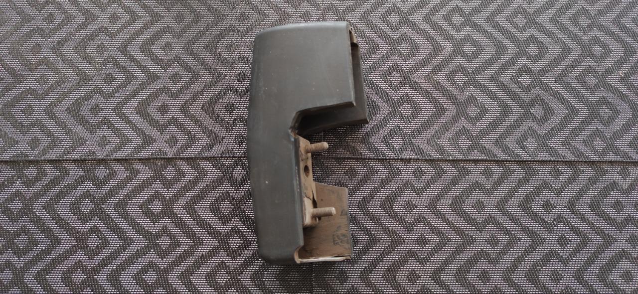 Butoir avant droit pare chocs RENAULT 16 (R16) LesAnciennes.com