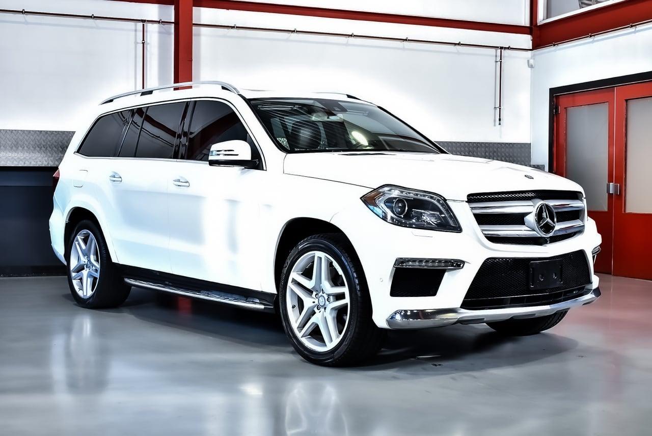 2015 Mercedes-Benz GL550 4Matic SUV 4,7L V8 (7 sea LesAnciennes.com
