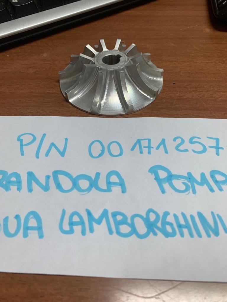 Turbine de pompe à eau Lamborghini Espada LesAnciennes.com