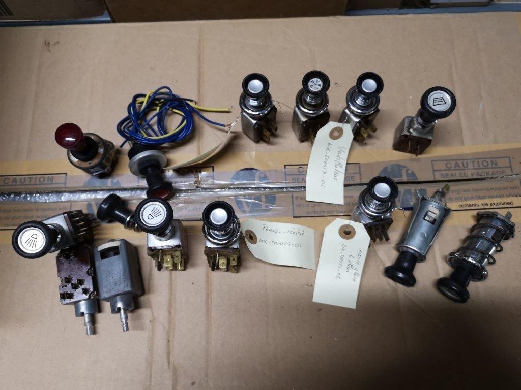 Contacteur BMW 02, coupé E3 et berlines E8 et E3 LesAnciennes.com