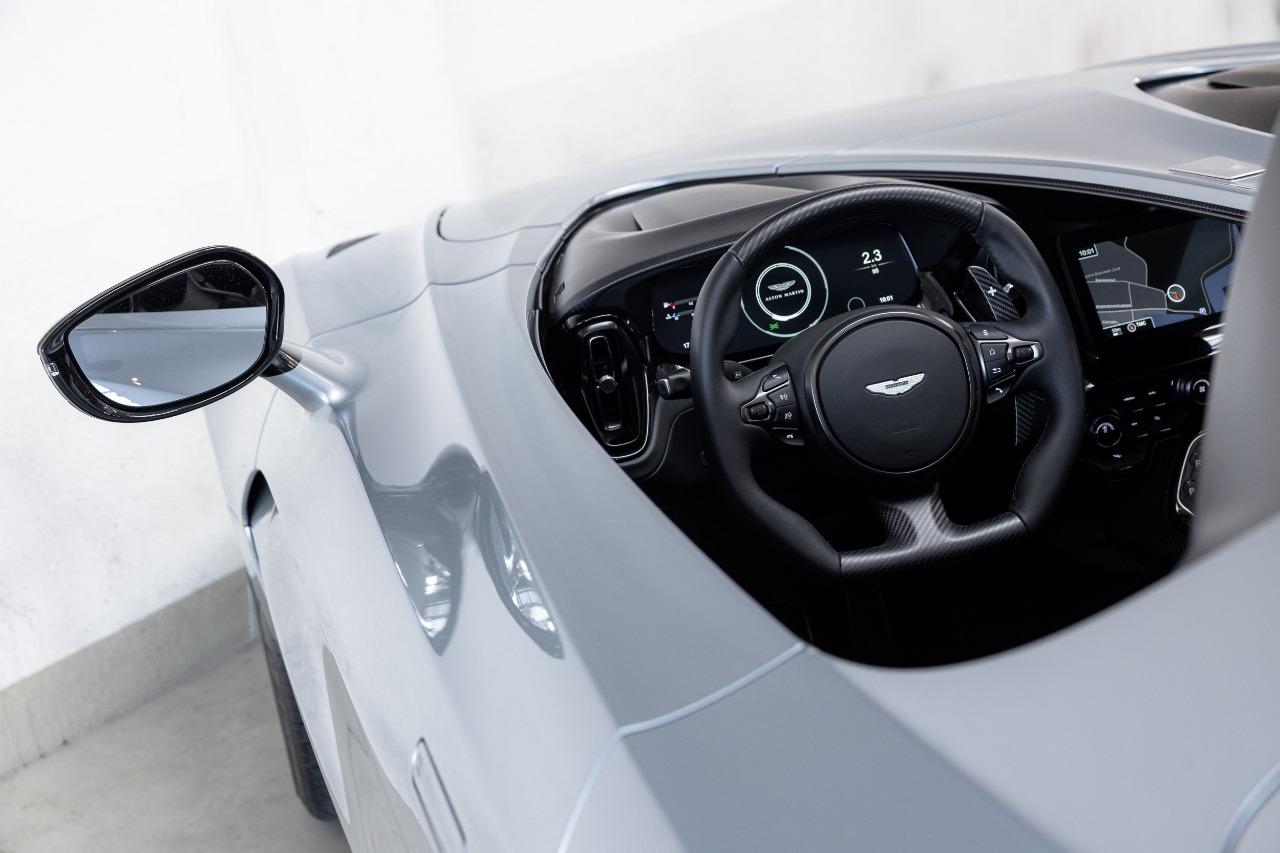ASTON MARTIN V12 Speedster - 2021 LesAnciennes.com