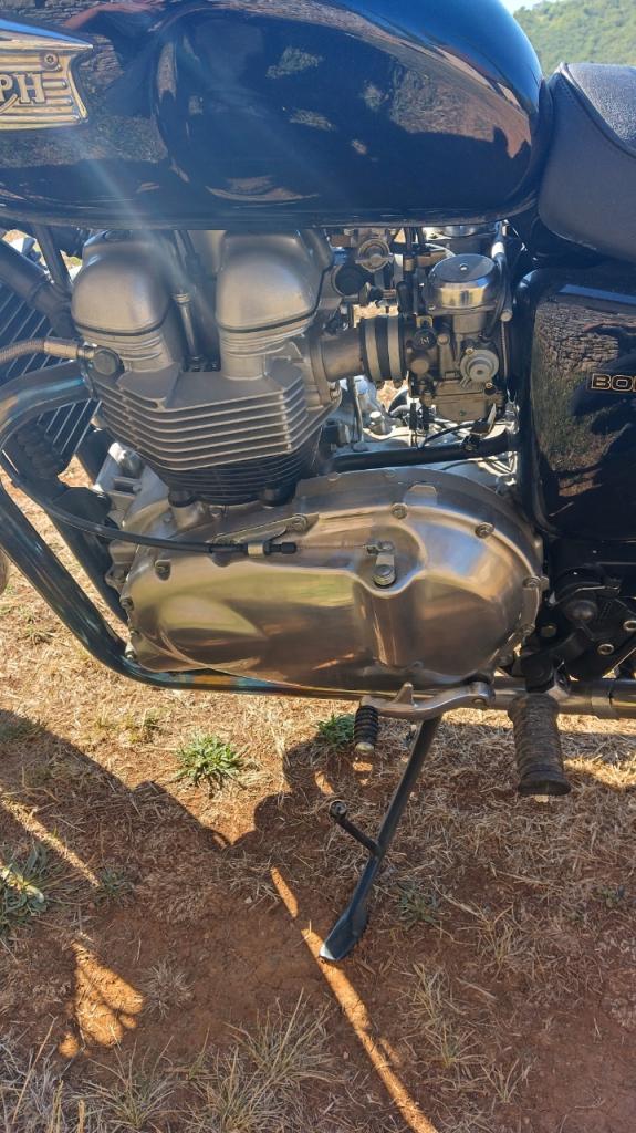 TRIUMPH Bonneville T120 - 2002 LesAnciennes.com