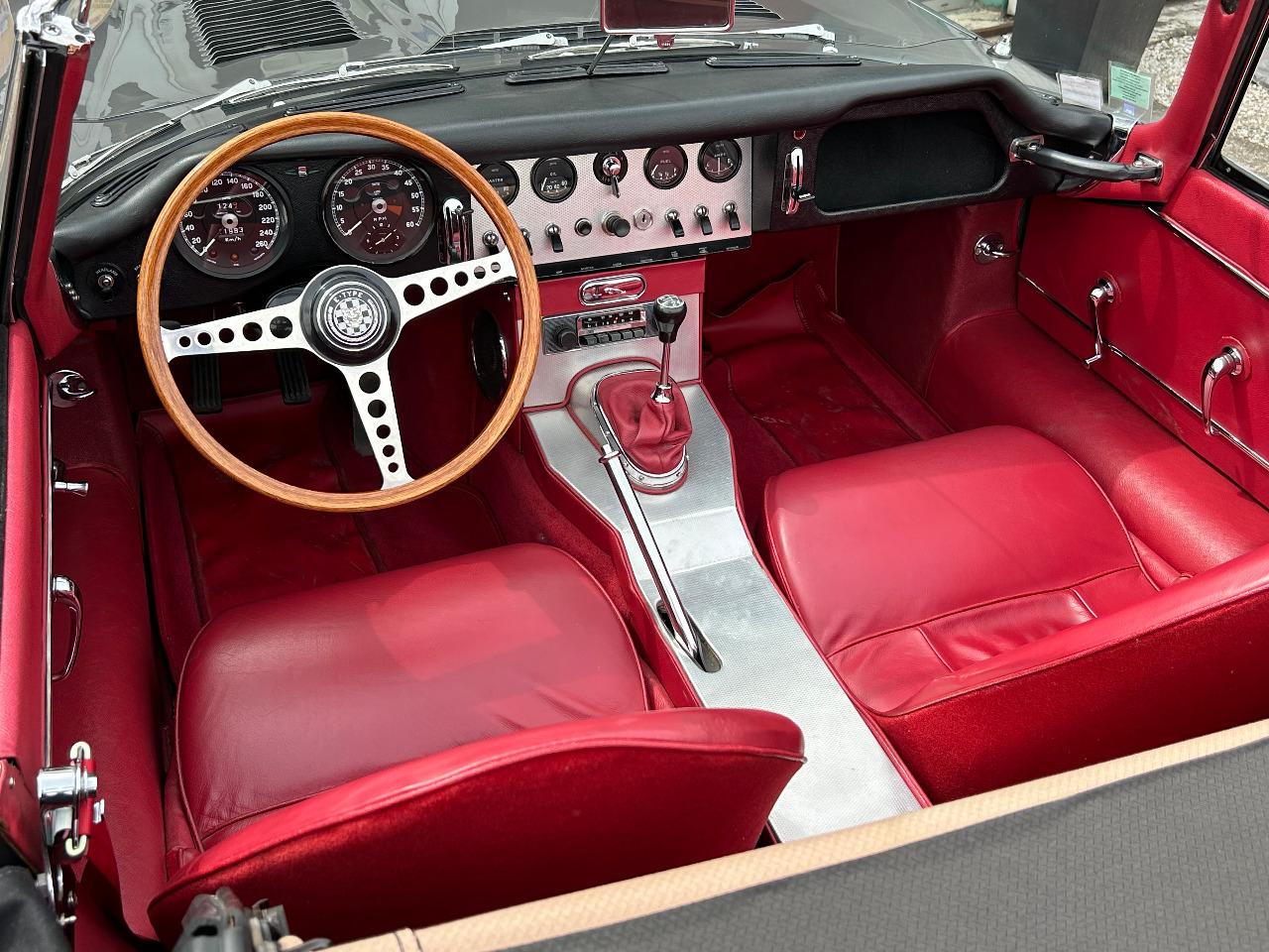 JAGUAR Type E Phase 1 - 1961 LesAnciennes.com