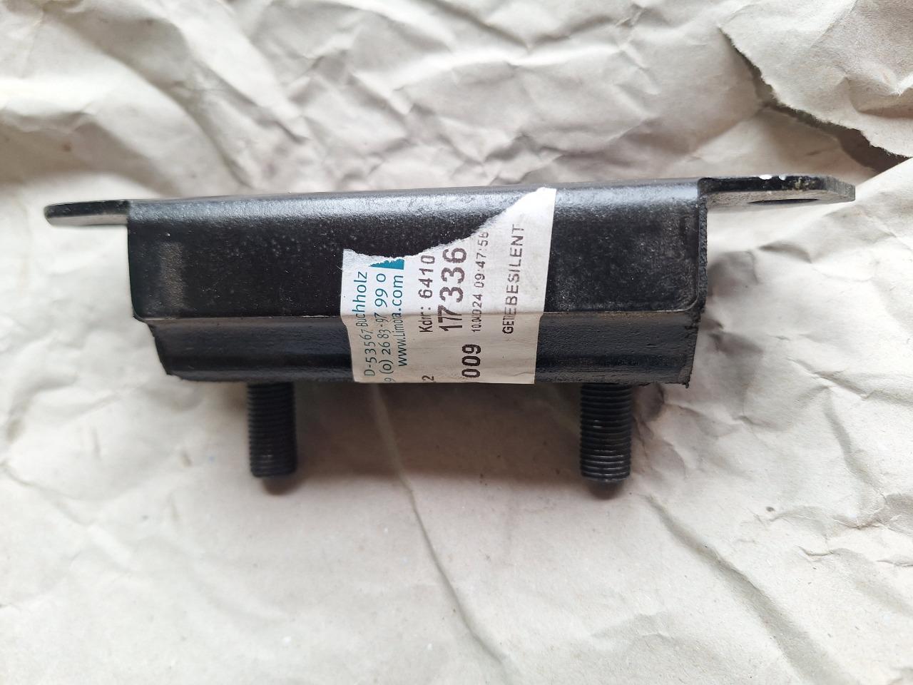 Silent bloc bv TRIUMPH TR6 TR4, TR4A, TR5/250, LesAnciennes.com