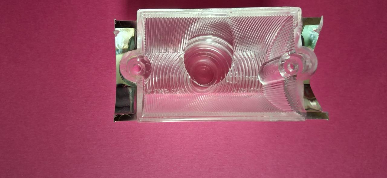 Cabochon feu clignotant gauche SIMCA 1300 ou 1500 LesAnciennes.com