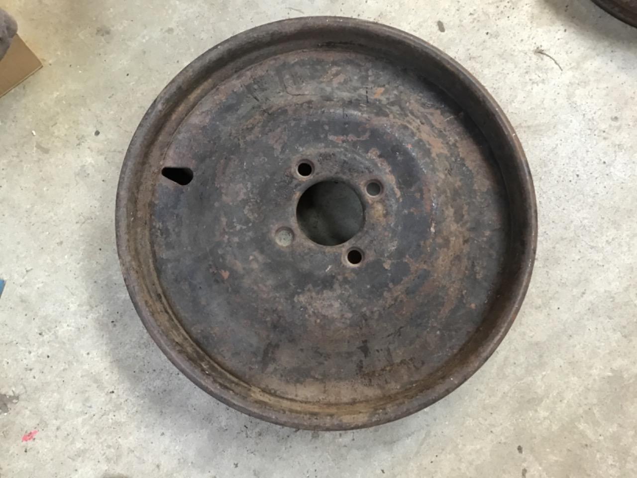 JANTE À TALON 14x50. CITROEN RENAULT PEUGEOT LesAnciennes.com