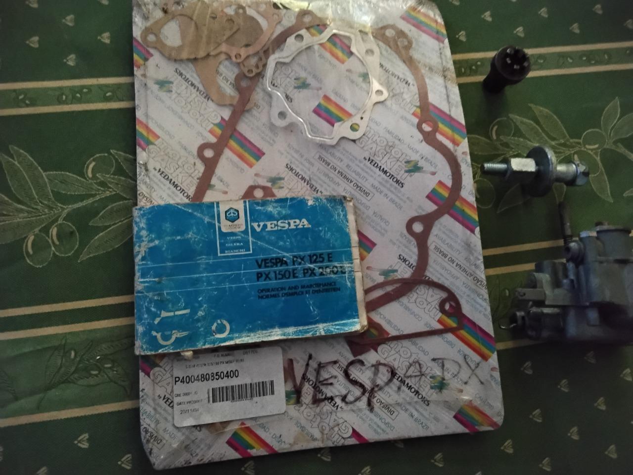 Lot de pièces PIAGGIO Vespa PX 125 LesAnciennes.com