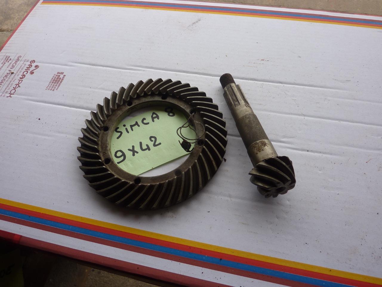 Lot de pièces SIMCA 8 LesAnciennes.com