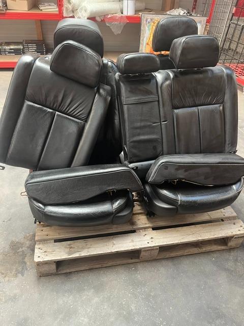 Ensemble de sièges et banquette modèle BMW LesAnciennes.com