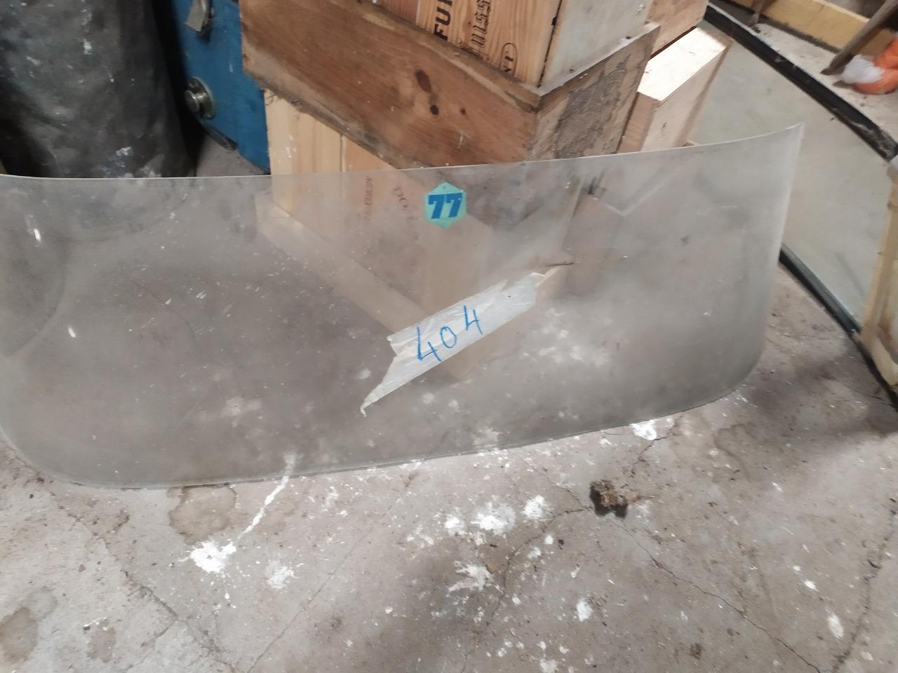 Pièces PEUGEOT 404 par brise et lunette LesAnciennes.com