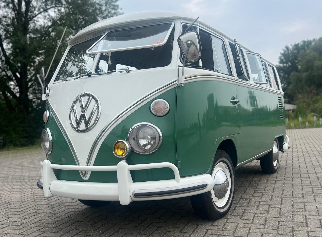 VOLKSWAGEN Combi T1 Deluxe - 1965 LesAnciennes.com