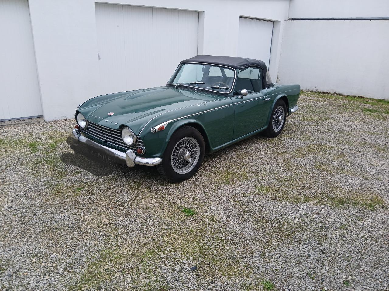 TRIUMPH TR4A IRS - 1965 LesAnciennes.com