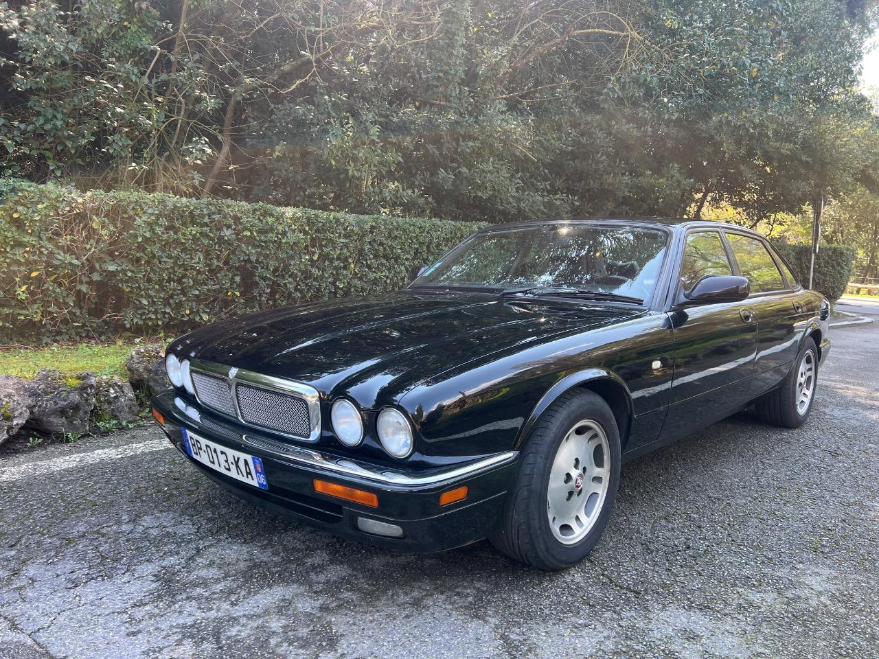 JAGUAR XJ300 3.2sport - 1997 LesAnciennes.com