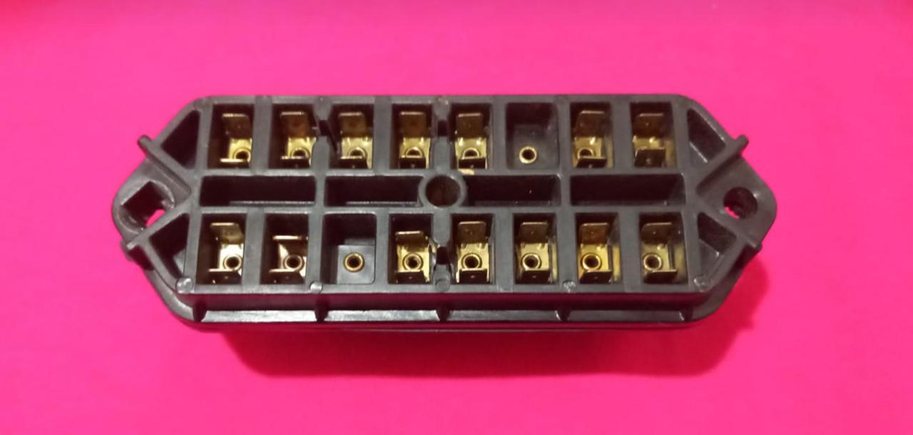 Fiat 1100D fiat 1300 fiat 1500 boite fusible LesAnciennes.com