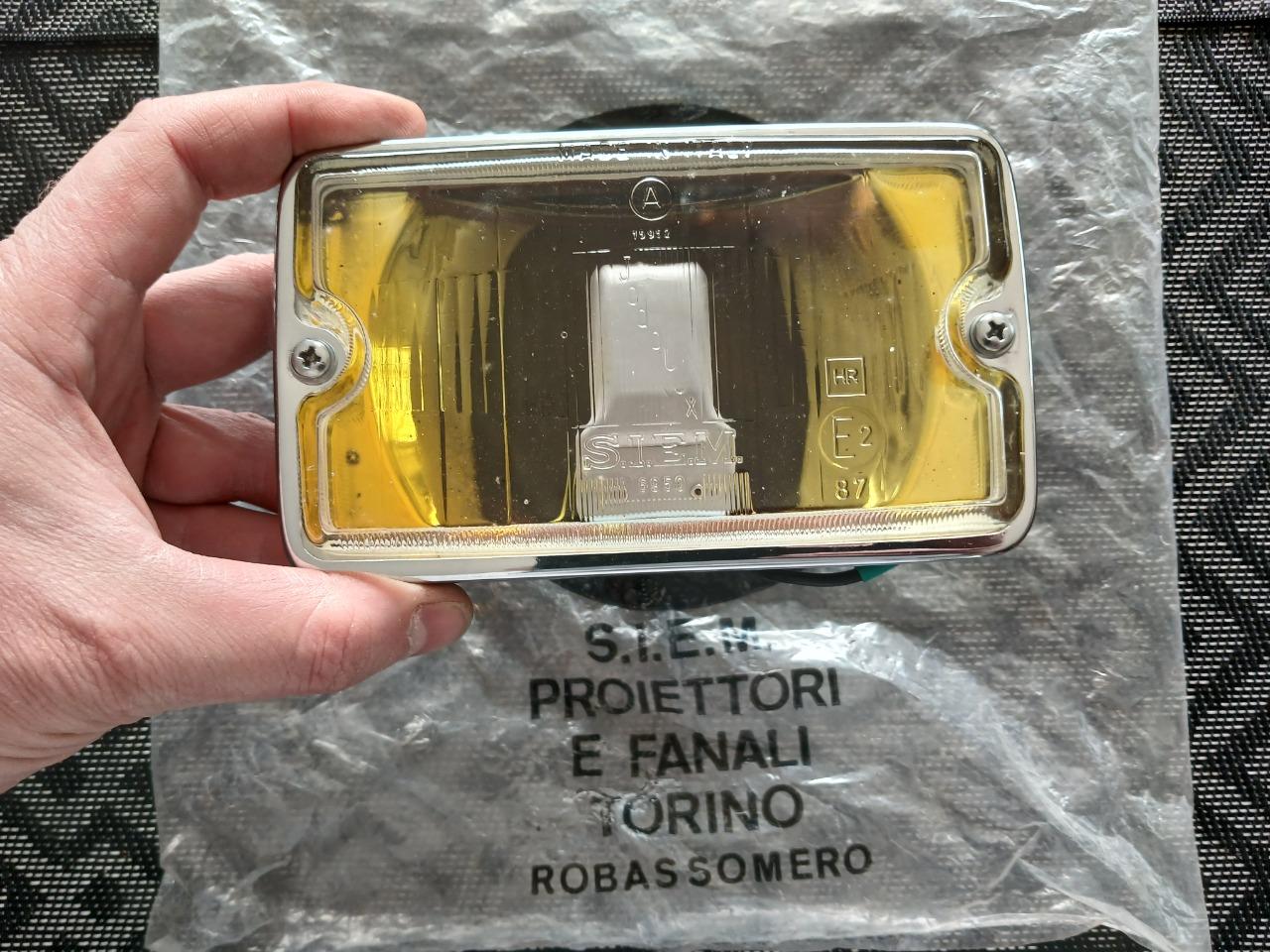 Phare longue portée SIEM SIMCA 1100 TI spécial LesAnciennes.com