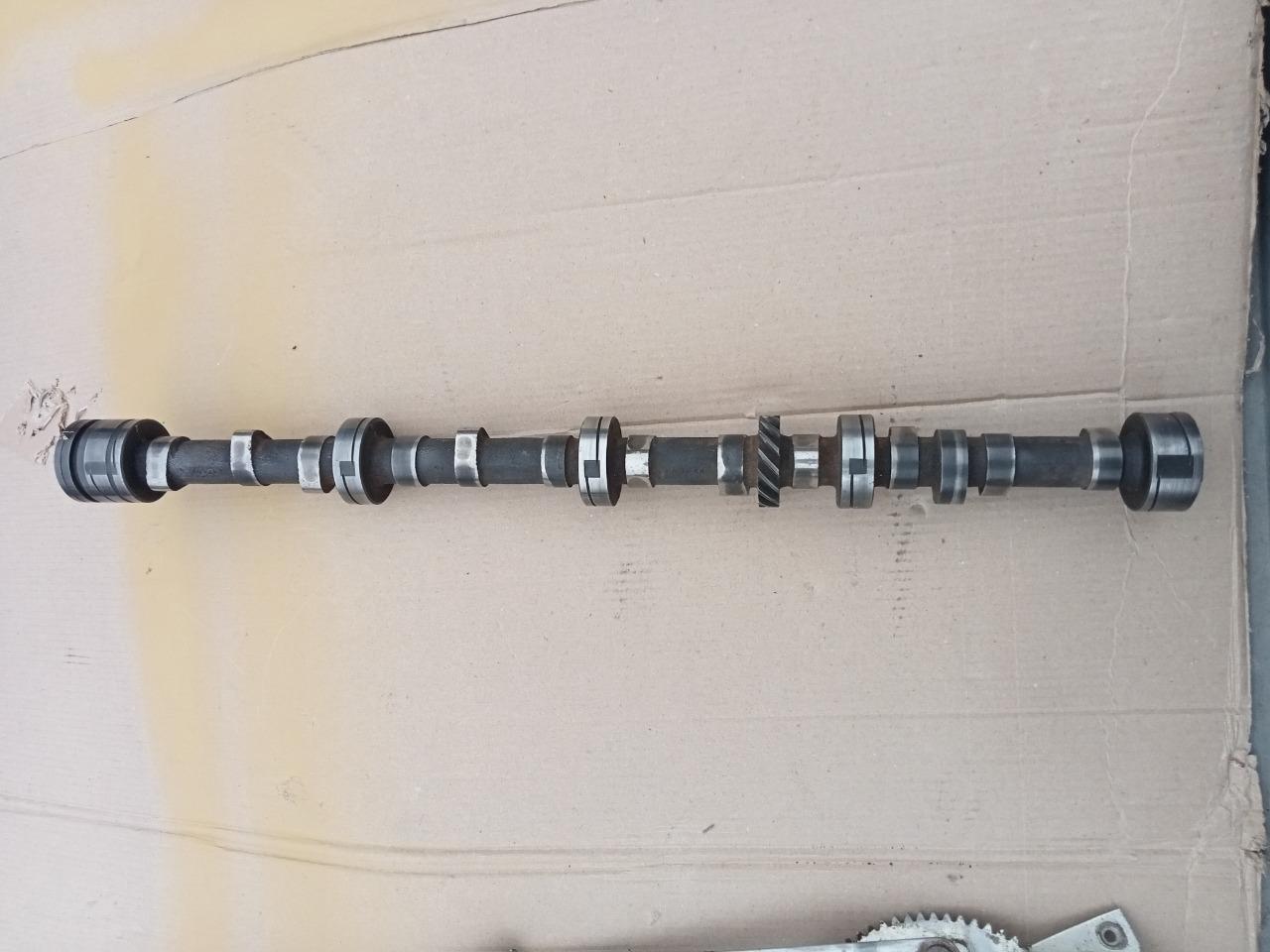 Arbre à cames TRIUMPH TR6 LesAnciennes.com