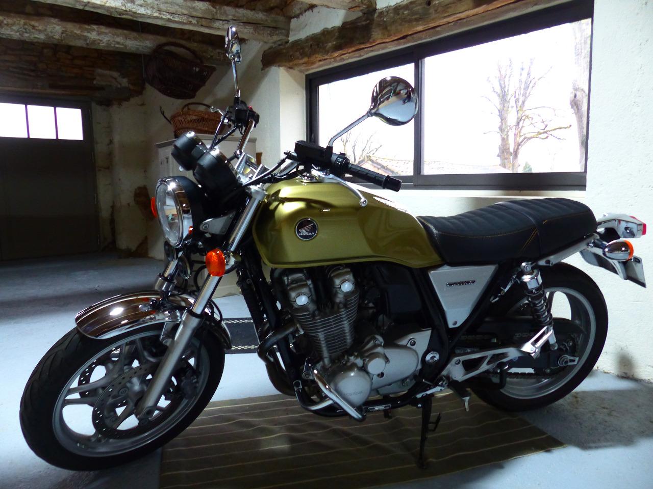 HONDA CB 1100 - 2013 LesAnciennes.com