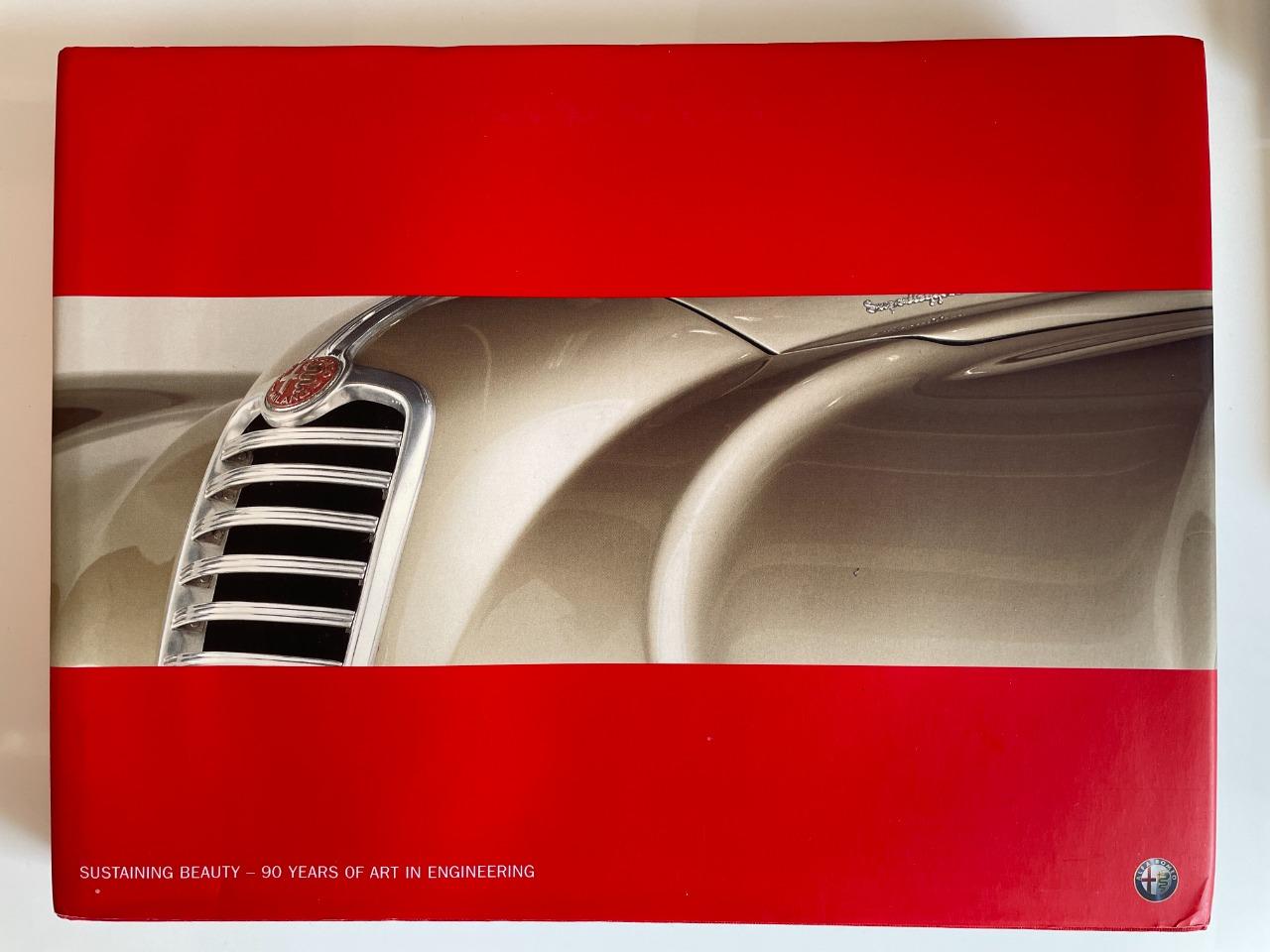 Alfa Romeo : La beauté préservée - 90 ans d\'art LesAnciennes.com