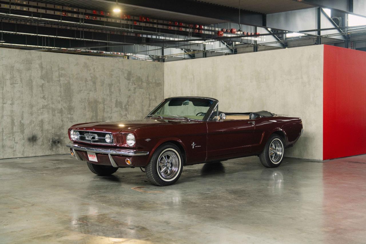 FORD Mustang Cabriolet - 1965 LesAnciennes.com