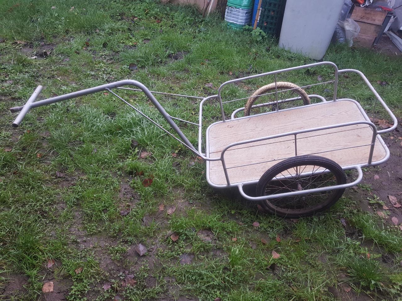 Remorque SOLEX REMORQUE LesAnciennes.com