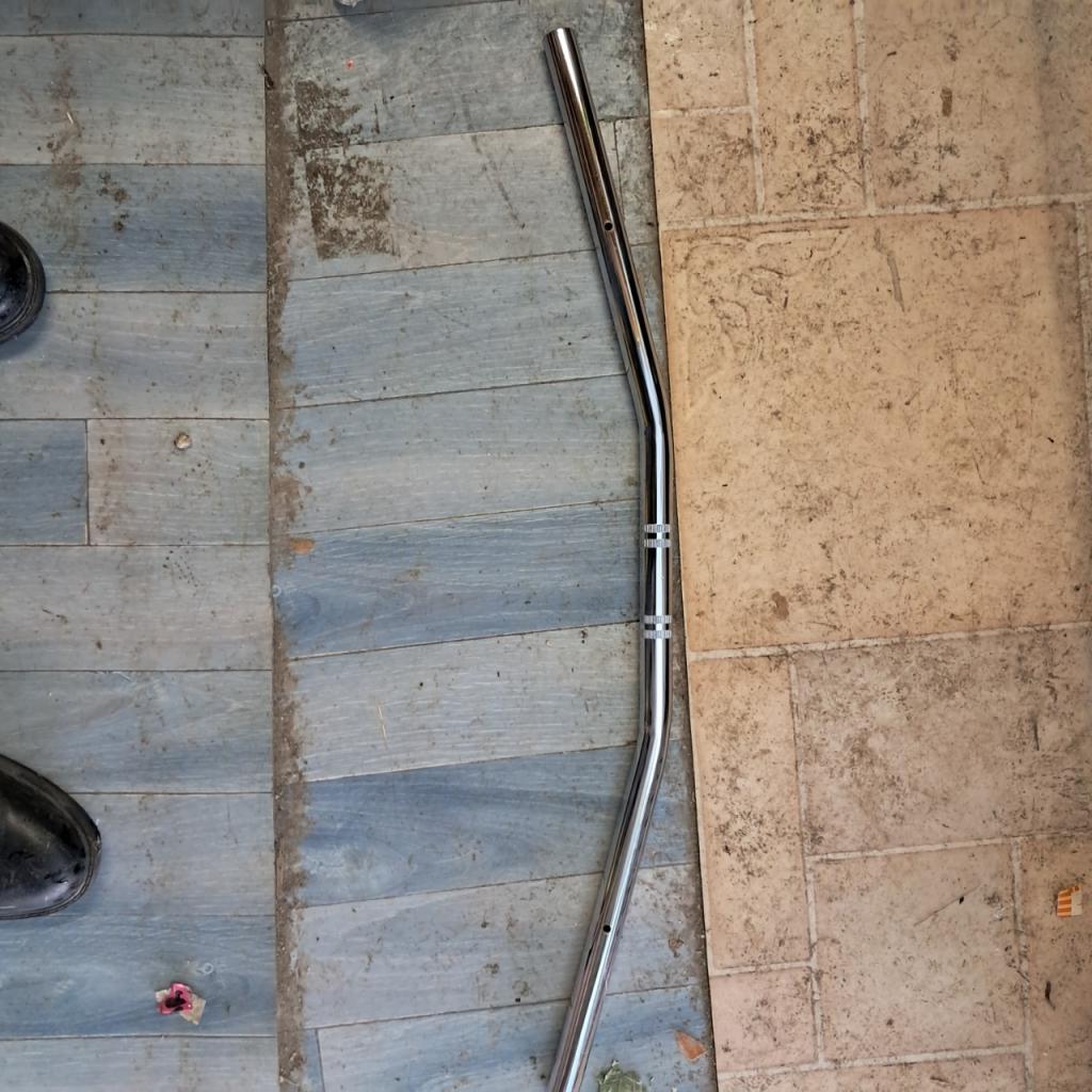 Guidon Plat 22mm neuf LesAnciennes.com