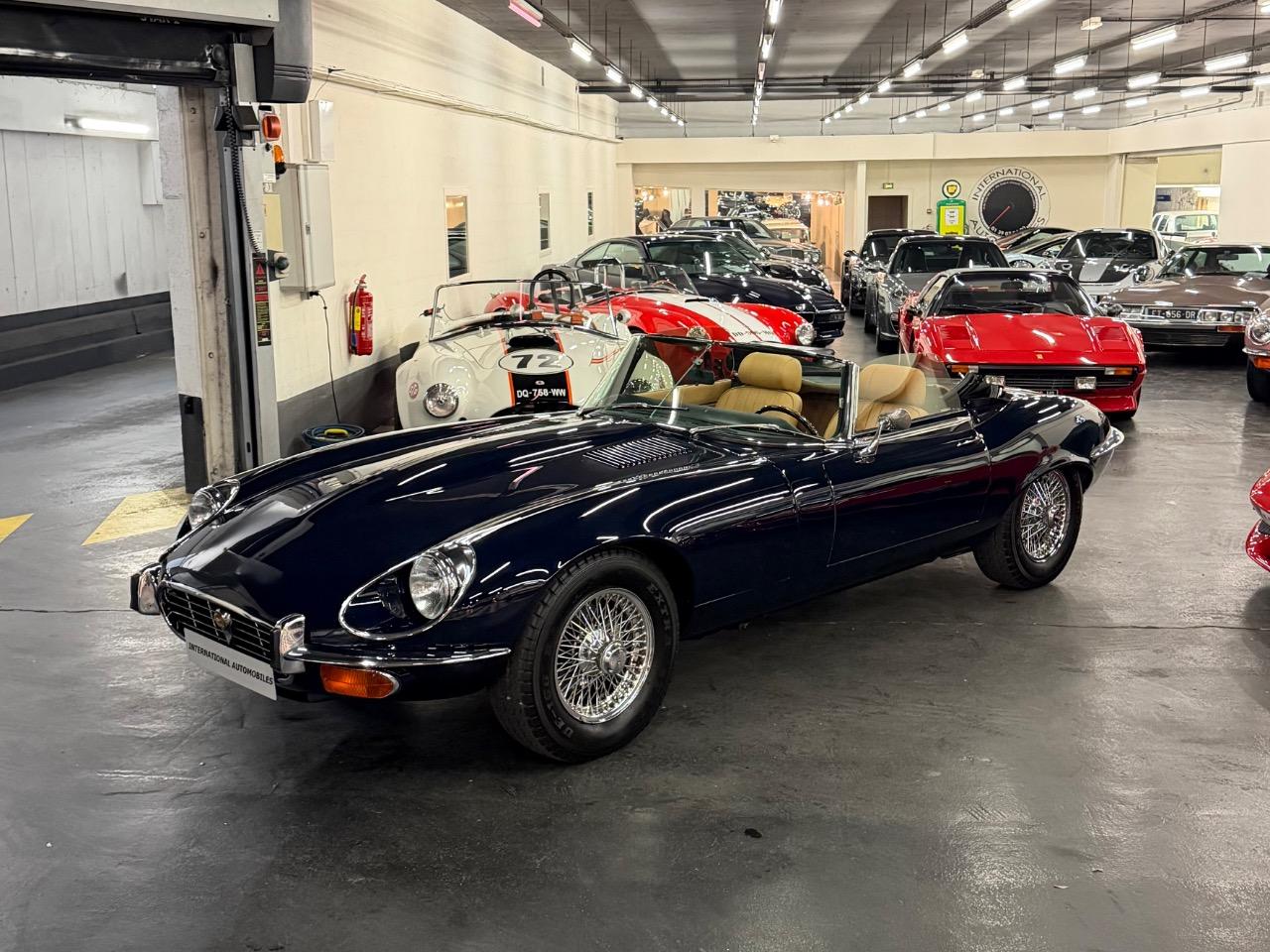 JAGUAR Type E V12 CABRIOLET - 1972 LesAnciennes.com