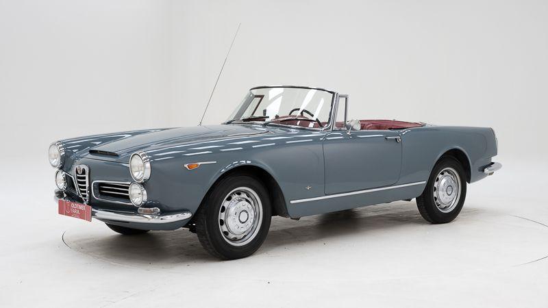 ALFA ROMEO 2600 Spider Cabriolet - 1965 LesAnciennes.com
