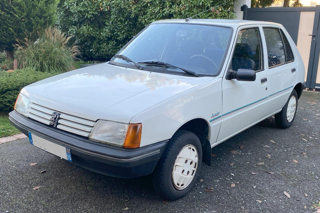 PEUGEOT 205 junior - 1990 LesAnciennes.com