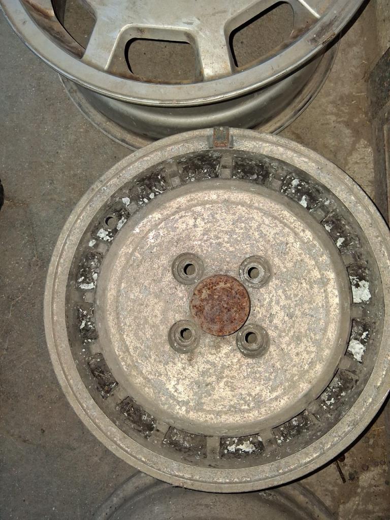 Jante SIMCA 1307 LesAnciennes.com