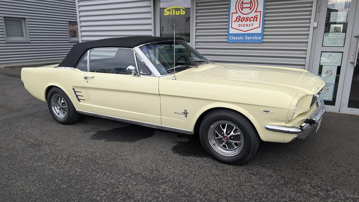 FORD Mustang Cabriolet - 1966 LesAnciennes.com