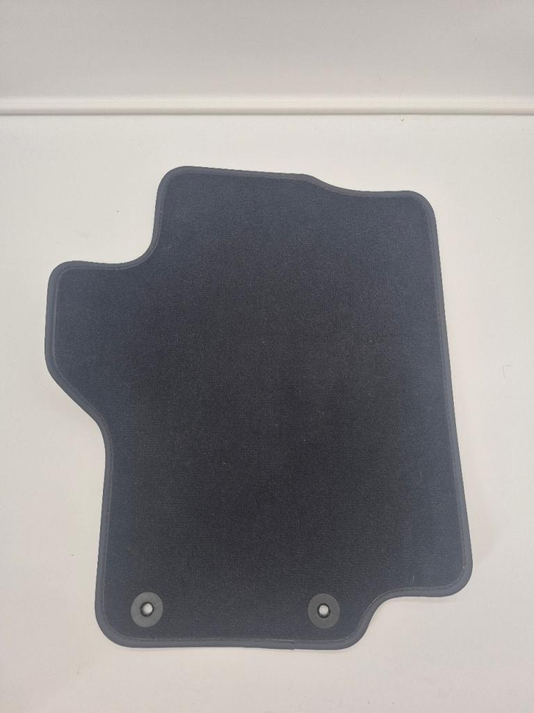 Jeu de Tapis AV PEUGEOT 1007 LesAnciennes.com