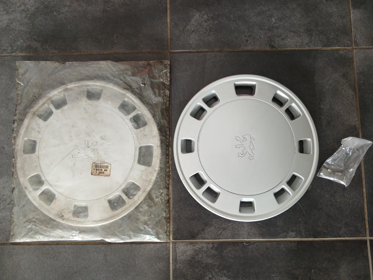 2 Enjoliveurs PEUGEOT 309 LesAnciennes.com