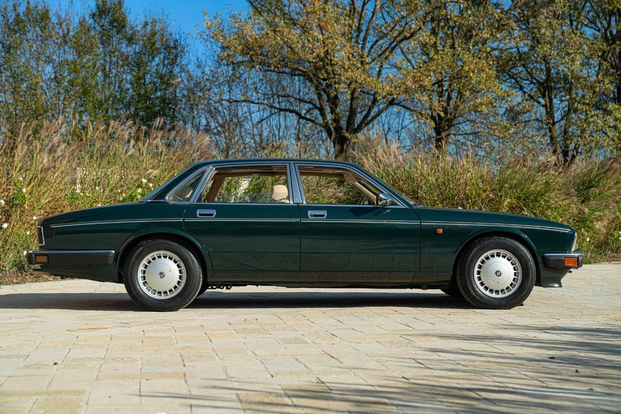 DAIMLER XJ40 - 1991 LesAnciennes.com