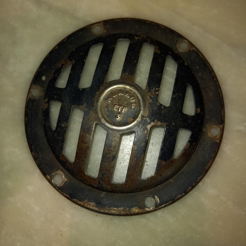 GRILLE TRACTION ETF3 - TRACTION LesAnciennes.com