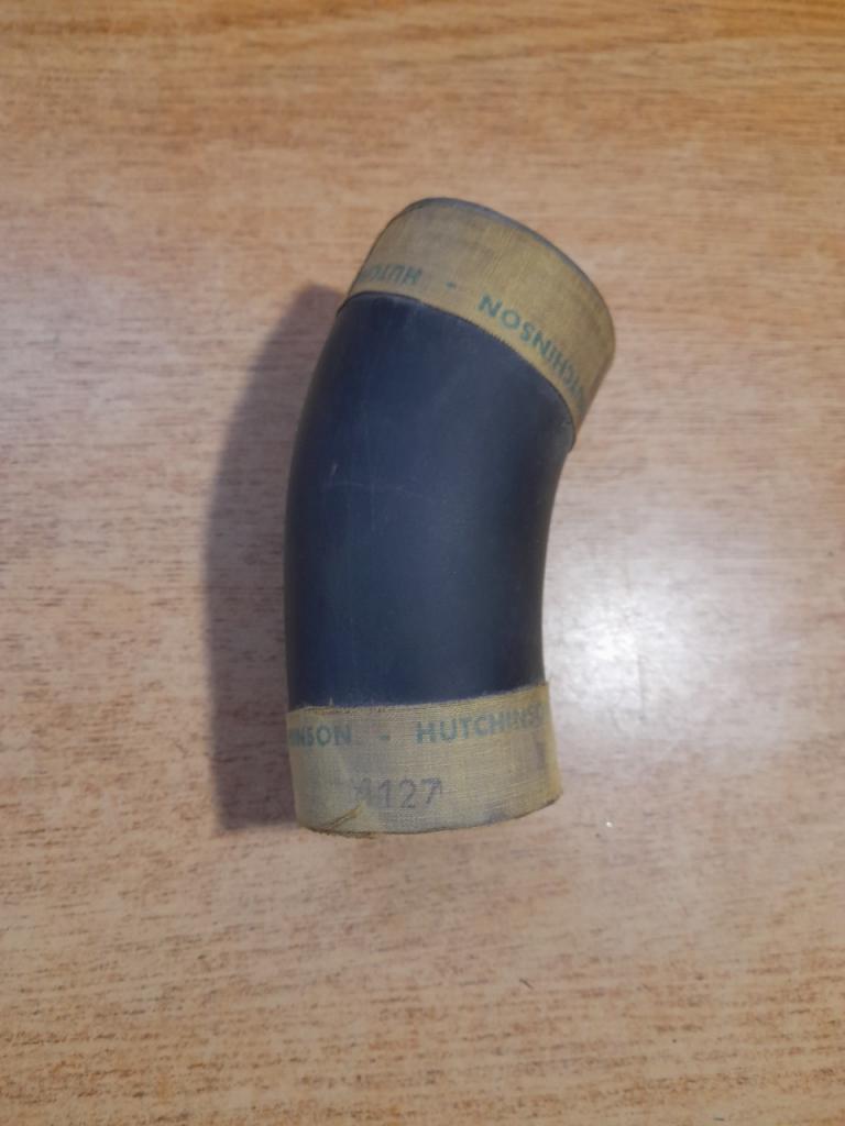 Durite inférieure de pompe a eau Citroën DS ID19 LesAnciennes.com