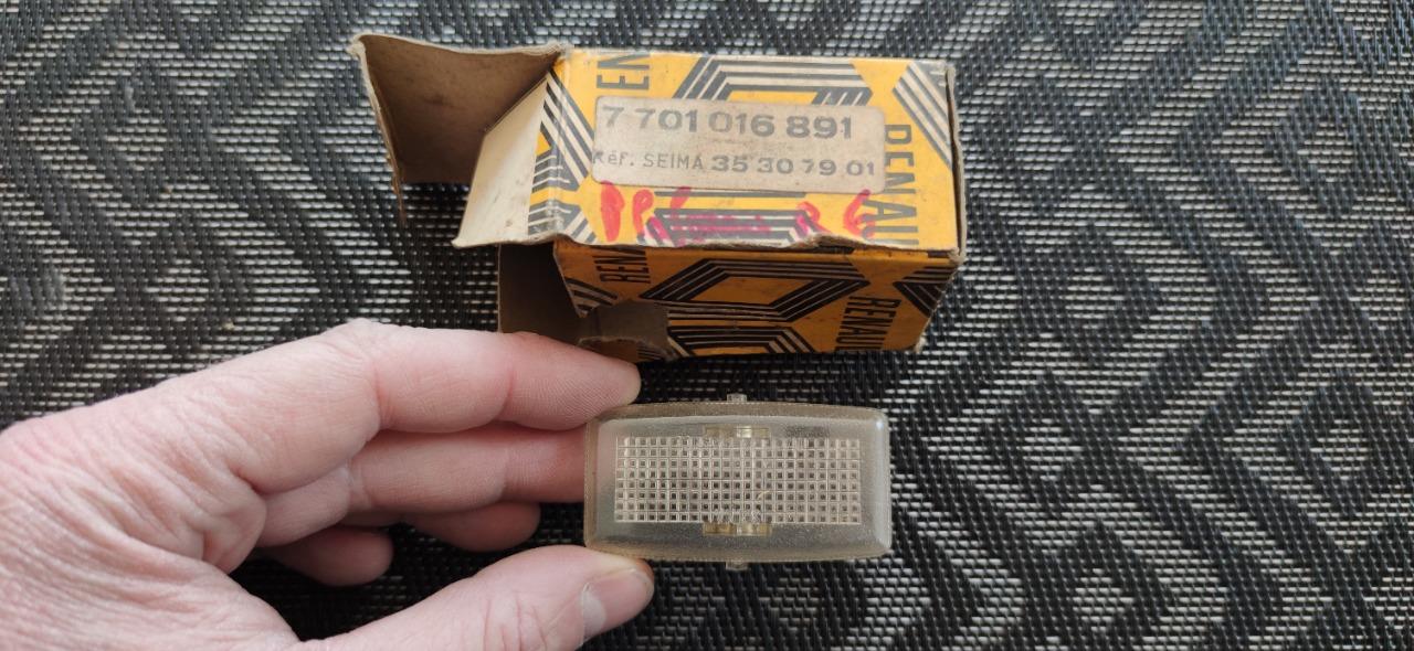 Cabochon de plafonnier RENAULT 5 (R5) LesAnciennes.com